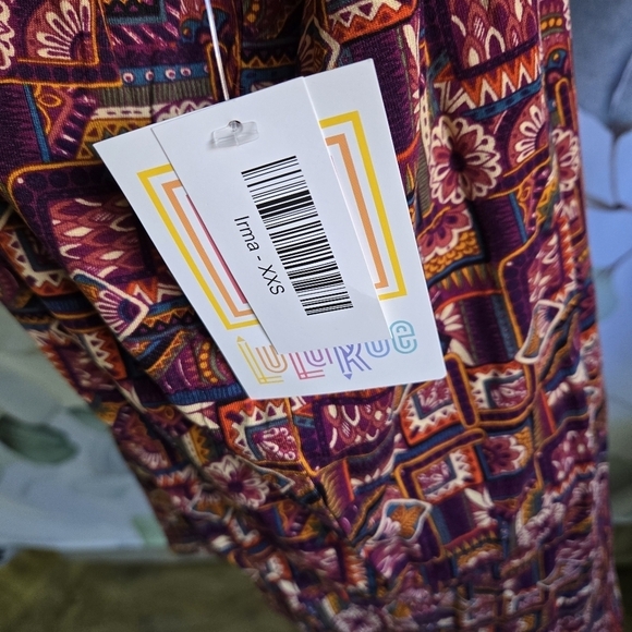 LULAROE | Irma Tunic In Hot Geometric Print Sz XXS - Picture 4 of 6
